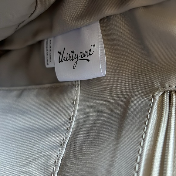 New purse by Thirty One - Picture 6 of 15